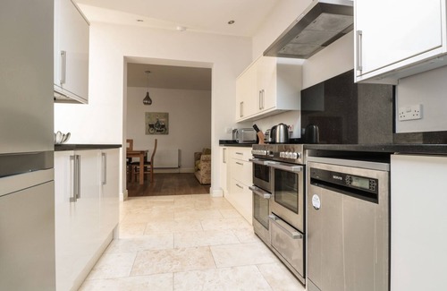 Upper Town Cabaña | 33 Crescent Gardens