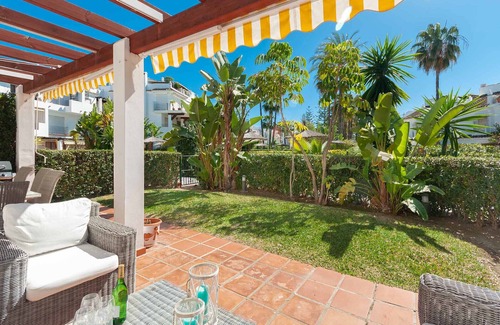 San Pedro de Alcántara Apartamento | 34 - Large beachfront garden apartment