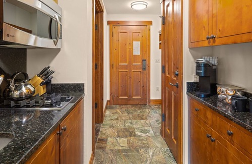 Stowe Area Cabina | # 343 | Estudio | Aqua View # 1 | 3er piso piscina y vistas a la montaña