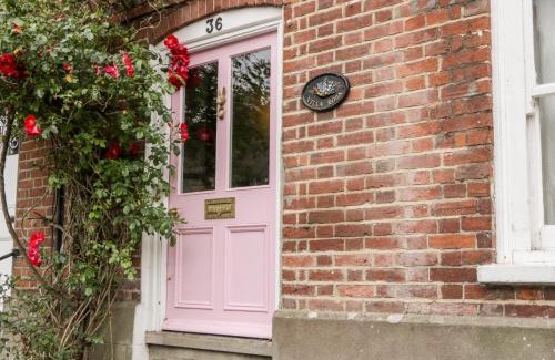 Downton Casa | 36 High Street