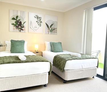 Pearsall Casa | 38 Suburban Retreat 3br 2ba Babyfriendly