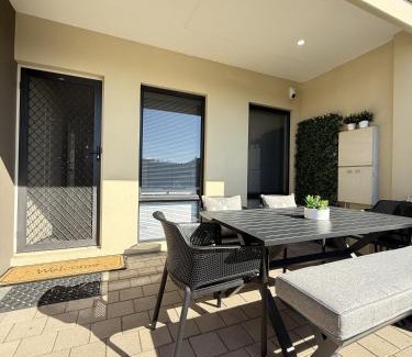 Pearsall Casa | 38 Suburban Retreat 3br 2ba Babyfriendly