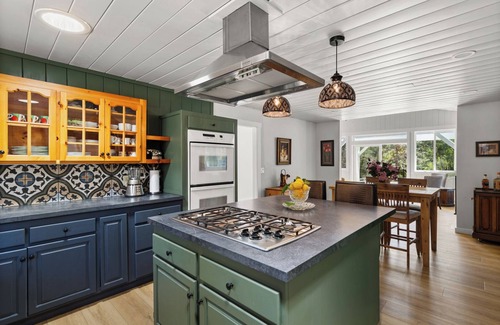 Freestone Casa | 3bd/2ba Redwood Retreat w/pool