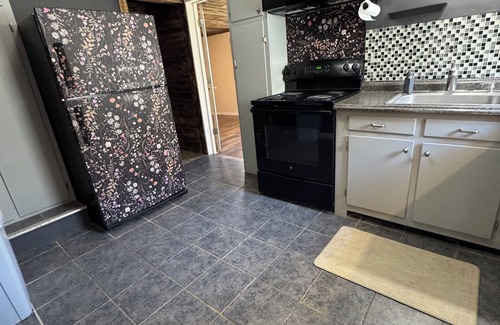 Boonville Casa | 3bed 1 bath close to Katy trail and isle of capri casino.