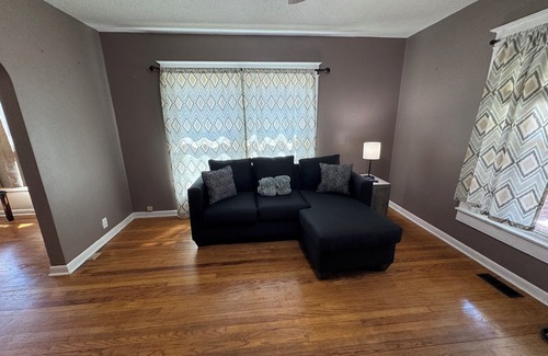 Boonville Casa | 3bed 1 bath close to Katy trail and isle of capri casino.