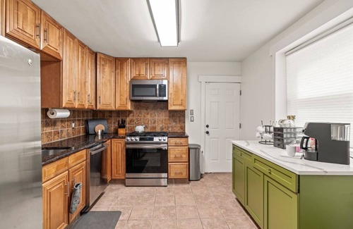 Southwest Center City Casa | 3BR Gem in Graduate Hospital