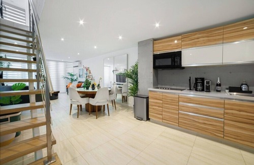 Dorado del Mar Apartamento | 3BR Villa Mira steps from the Beach & Pool