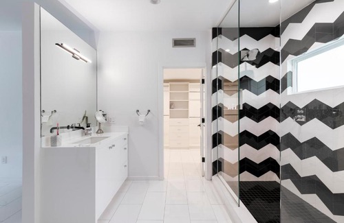 Hollywood Dell Casa | $3M Modern Hollywood New Construction Villa Oasis