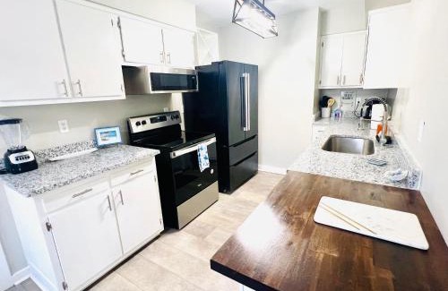 Gulfport Casa | 4/2 Home Close to Beach, Centrally located!