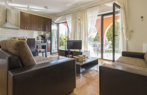 Zavala Apartamento | 4 APT en un edificio cerca de Dubrovnik, CASA ROJA