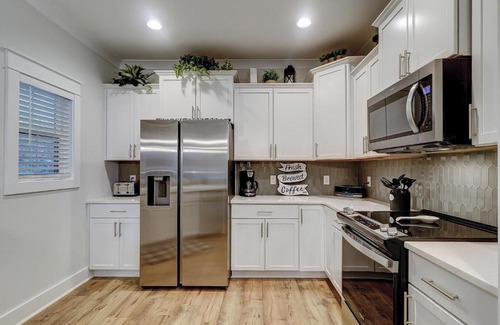 Spanish Wells Casa | 4 Bed 35 BA 1K 3Q 2T Sleeper Sofa Park 3 Cars Bikes & Beach Gear included