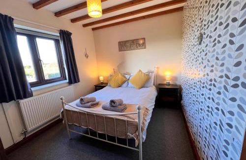 Llanddona Casa | 4 Bed Farmhouse - Pets - Garden - Parking