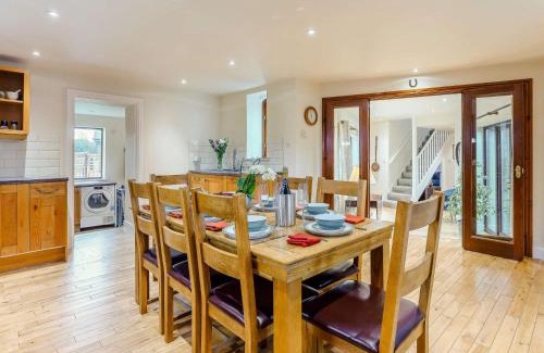 Kingsnorth Casa | 4 Bed in Ashford 86647