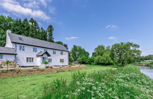 Westleigh Casa | 4 Bed in Weare Giffard 92236