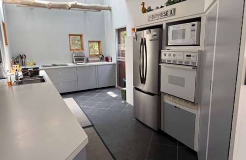 Middle River Casa | Alquiler de vacaciones de 3 dormitorios en Chester Basin con muelle privado y playa.