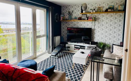 Penarth Casa | 4 bed Townhouse with spectacular views 4 miles from Cardiff 10min drive or train journey to city centre