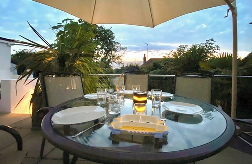 Poole Cabaña | 4 bedroom accommodation in Poole