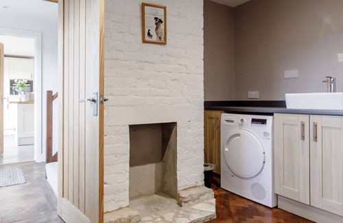 Zeals Cabaña | 4 bedroom accommodation in Zeals, near Mere