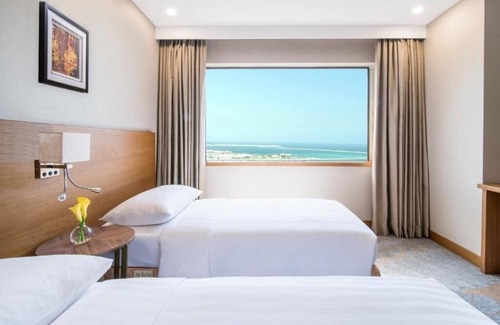 Deira Hotel | 4 Bedroom Apartment Near Gold Souk Metro BY E R