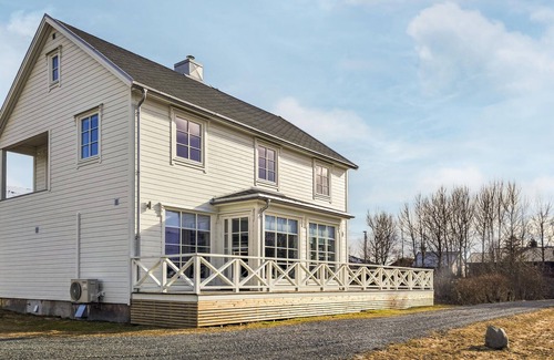 Tjeldsund Casa | Acogedora casa de 4 dormitorios en Hol.