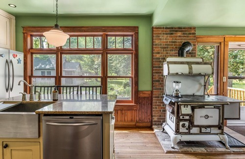 Green Lake Casa | 4 Bedroom Fordham House