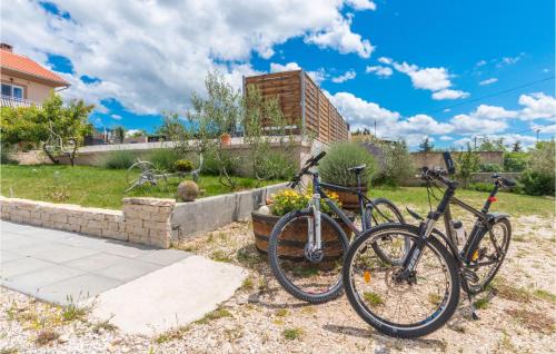 Lisicici Casa | 4 Bedroom Gorgeous Home In Lisicic