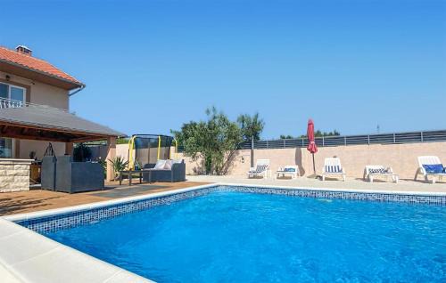 Lisicici Casa | 4 Bedroom Gorgeous Home In Lisicic