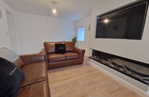 Mountain Ash Apartamento | 4 Bedroom Ground Floor Apartment