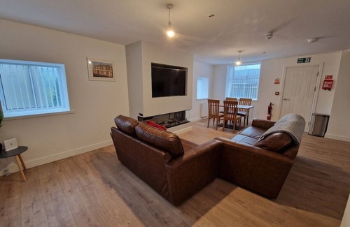 Mountain Ash Apartamento | 4 Bedroom Ground Floor Apartment