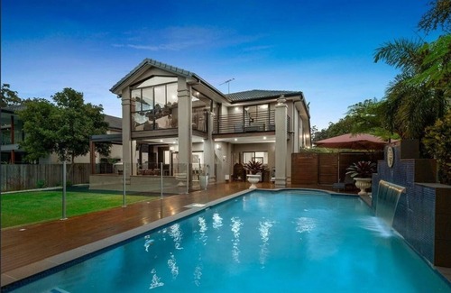 Brookwater Casa | 4-bedroom house @ Brookwater