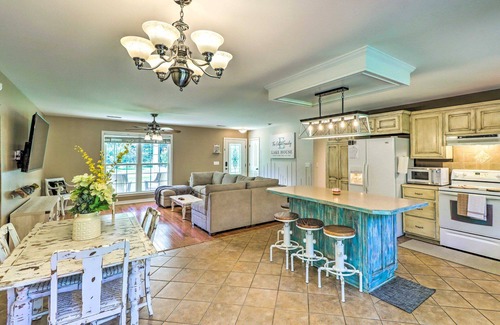 Higden Casa | 4-bedroom house in peaceful Higden minutes from the lake