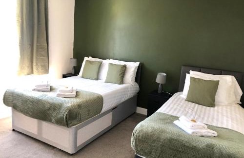 Southampton Casa | 4 Bedroom House Near Hospital And Motorway