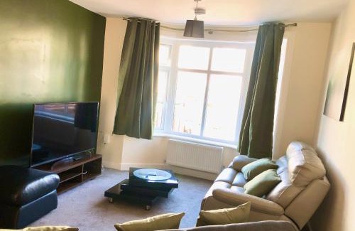 Southampton Casa | 4 Bedroom House Near Hospital And Motorway