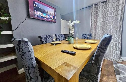 Gravesend Apartamento | 4 bedroom Hse close to Riverside