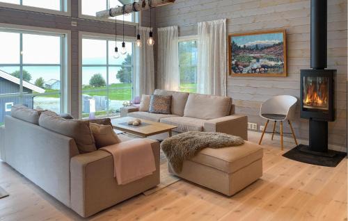 Haram Casa | 4 Bedroom Nice Home In Hildre