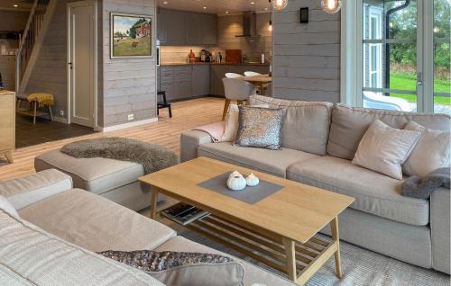 Haram Casa | 4 Bedroom Nice Home In Hildre