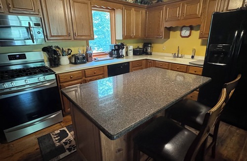 Benezette Cabina | Aislado 13 acres junto a la rama de Bennetts del arroyo Sinnemahoning