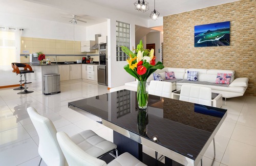 Cap Malheureux Villa | 4 bedroom villa with swimming pool 300 m from the sea and 10 mn from grand baie