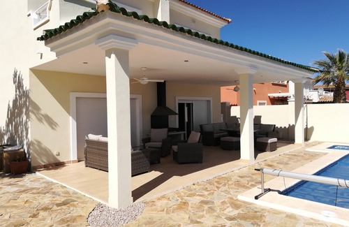 Caserio Los Tarquinos Casa | 4 Bedroom Villa with Private Pool & Jacuzzi