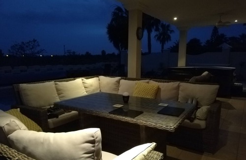 Caserio Los Tarquinos Casa | 4 Bedroom Villa with Private Pool & Jacuzzi