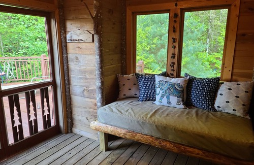 Lakemont Cabina | 4 habitaciones + Den w / Queen Sleeper - 2. 5 baños - (para 12) y 2 pisos Casa del barco