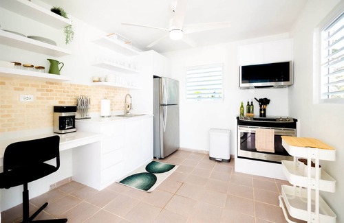 Camino Nuevo Casa | 4 BR/3BA W. Infinity Pool, Short Walk To Beach & Solar BU