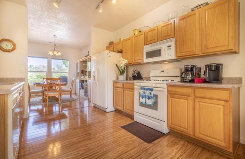 Santa Fe Casa | ¡Vivir en estilo centro turístico en Santa Fe Country Club! Toda la casa grande- ¡Luz! ¡brillante!