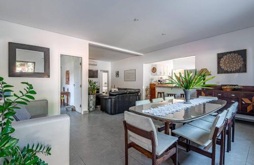 Olaria Casa | 4 dorm com piscina a 350 m de Camburizinho