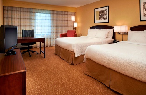 Novi Hotel | 4 Family-Friendly Rooms with Indoor Pool, Pet-Friendly, and Great Location