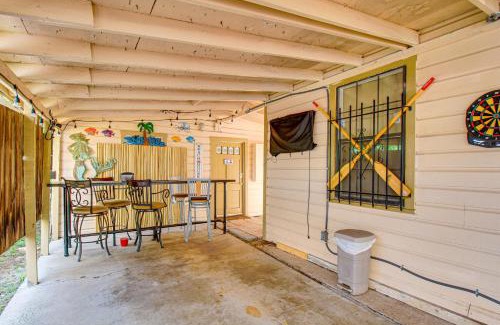 Central City Casa | 4 Mi to McGee Beach Corpus Christi Home with Patio