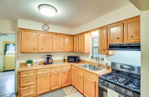 Central City Casa | 4 Mi to McGee Beach Corpus Christi Home with Patio