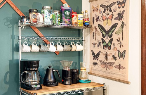 Milford Cabina | 4 mins to Milford-Hot Tub-10 acres-Pinballs-Creeks