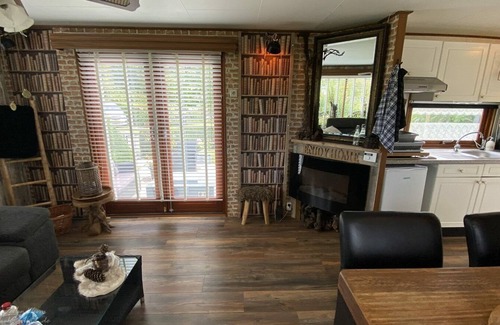 Baarland Casa | 4 Person Holiday chalet in Baarland