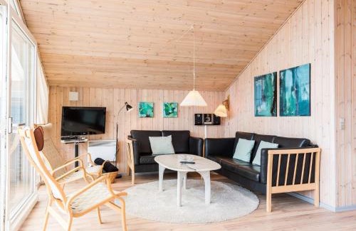 Henne Strand Casa | 4 person holiday home in Henne